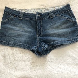 Levi’s 725 Original Jean Shorts-size 15